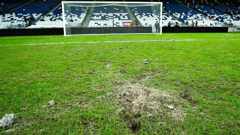 Rayados replicará técnicas europeas para cuidar cancha del Gigante de Acero