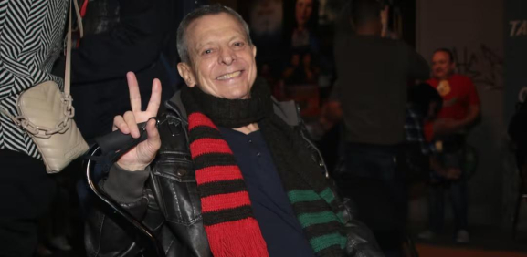 César Bono celebra 25 años en "Defendiendo al Cavernícola"