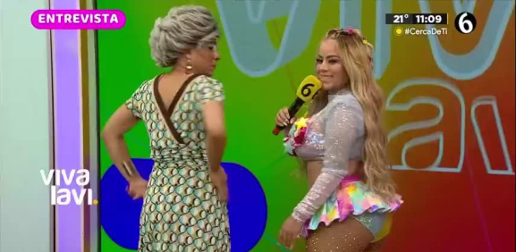 Ludivinita Lugo le enseñó un par de pasos a la Maestra Resurrección