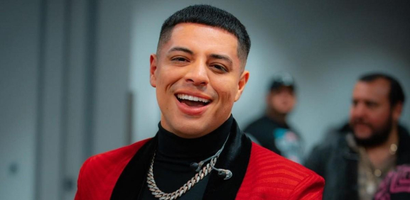 Eduin Caz regresa a México tras presentarse España con "Grupo Firme"