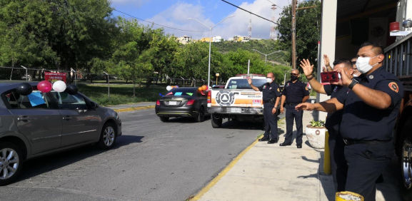 Día del bombero. Festejan en la colonia las brisas en Monterrey 