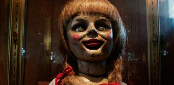 Annabelle es una muñeca supuestamente encantada que se encuentra en el museo de lo oculto perteneciente a los investigadores paranormales Ed y Lorraine Warren