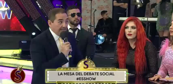 Melissa le dan regalo en efectivo por 50 mil pesos y Chavana se preocupa.