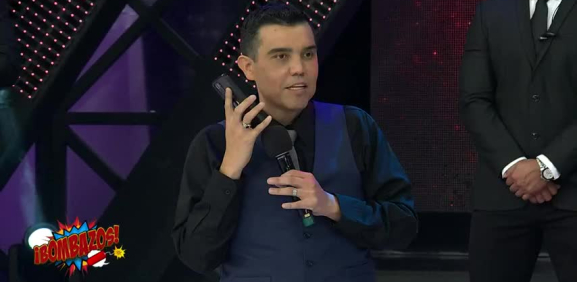 Tenso momento vivió el conductor al hablar con su esposa.