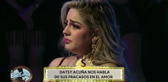 La chica describe como le va en el tema del amor