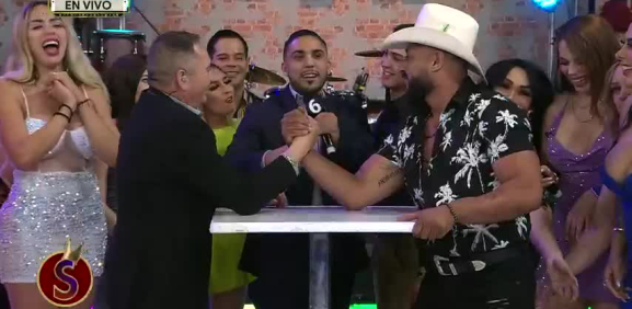 'El Mafioso' invita a Chavana a una reta de vencidas en el programa.
