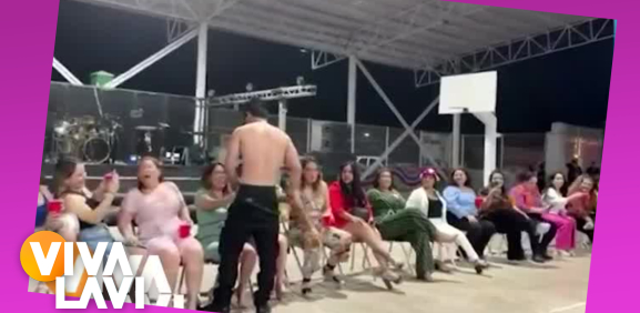 Escuela contrata strippers para festejar a las mamás
