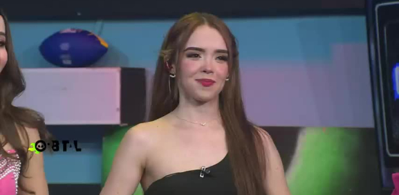 Natalia expuso a uno de sus compañeros