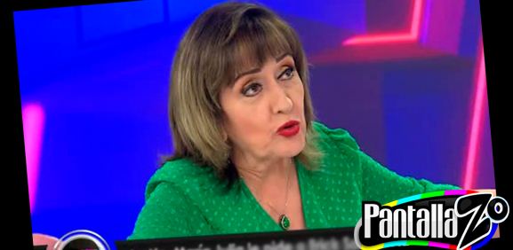 La presentadora de noticias le pide a su compañero le escriba ponto a la cigüeña