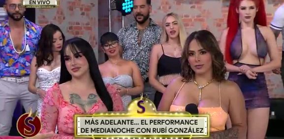 Algunas de las chicas hablan de como verse bien con algunos arreglitos y alguna adicción de ellas