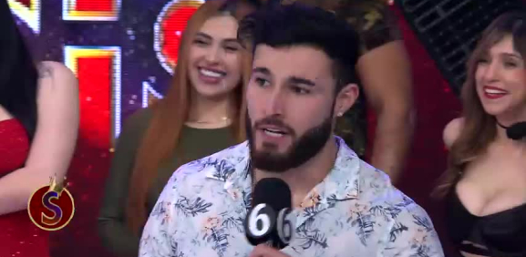 Este chico llega con toda la pila para buscar un lugar en el programa