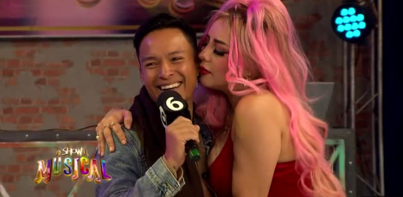 El participante confiesa su amor por Datsy