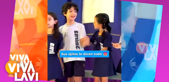 Niña apoya a su compañero con autismo durante baile