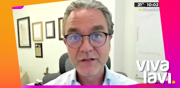 Guillermo Pous sale en defensa de Vica Andrade