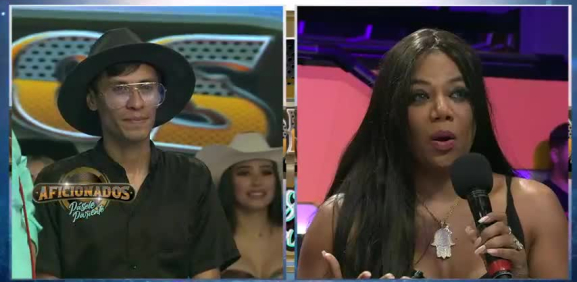 La voz y el carisma de este chico mueven el corazón de la esotérica