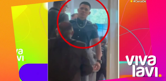 Tony Álvarez, reportero de canal 6, es amedrentado por guardespaldas