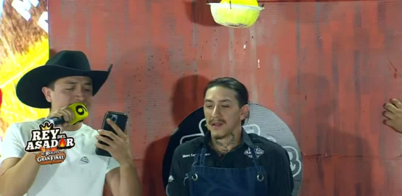 Como todo un travieso, Víctor provoca que paguen este castigo