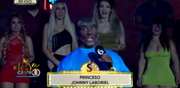 El chico le rinde tributo al rey del rock Johnny Laboriel