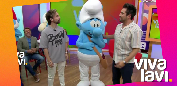 Confunden a 'Chicken' y Violeta con un pitufo