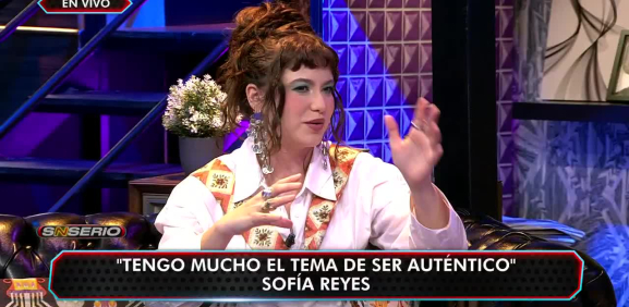 La cantante habla sobre como ser únicos y la batalla que tiene con esto