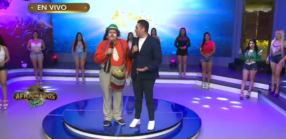 Pollo y payaso Bola revelan secretos de un productor