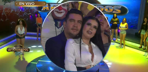 Captan a Pollo con OTRA mujer que no es su esposa