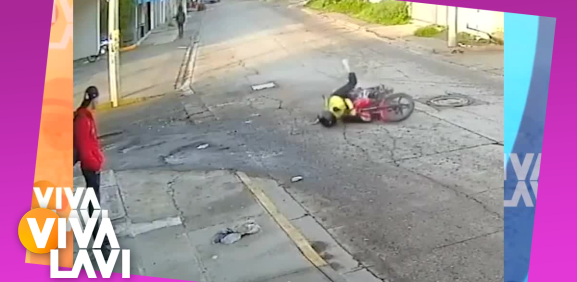 Perro 'atropella' a motociclista y se fuga