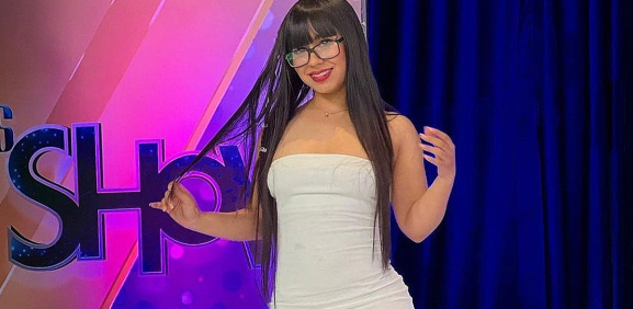 Sin problema la chica reveló que tenía buena amistad con su compañero