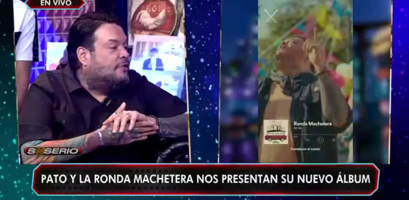 El famoso cantante muestra todo lo nuevo de la agrupación