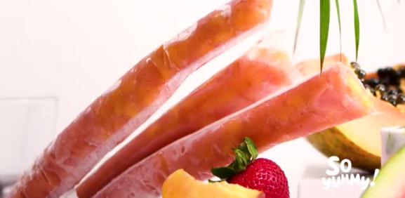 Granizados, paletas y polos caseros con frutas frescas para disfrutar y refrescarte en los días de calor.