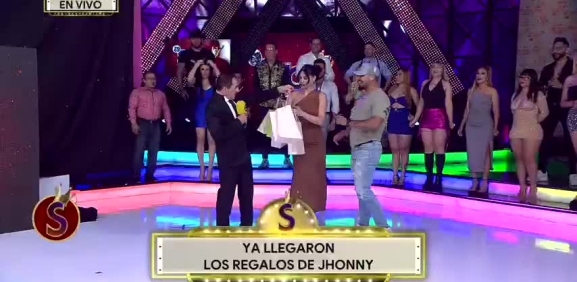 Chavana trae regalos de estados unidos para parte del elenco