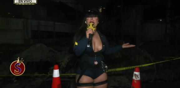 La sensual chica sigue buscando baches y socavones en Nuevo León