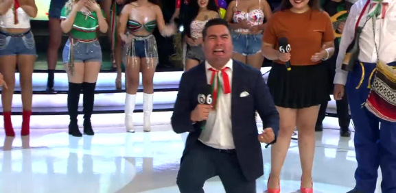 El conductor para el programa al no ver cerca a su hija