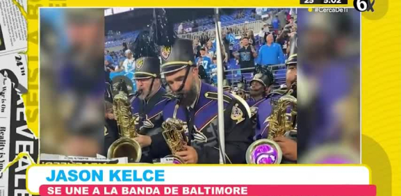 El exjugador de Philadelphia Eagles tocó el saxofón con los “Marching Ravens”