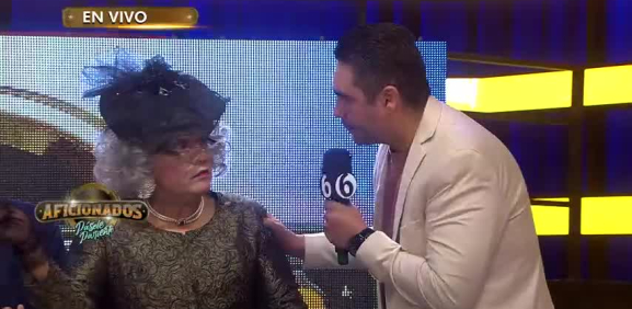 El conductor se adueña de los nombres de todo