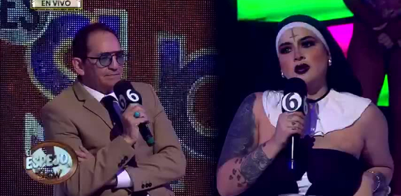 "Le regalé un trío a mi novio": La influencer en el espejo