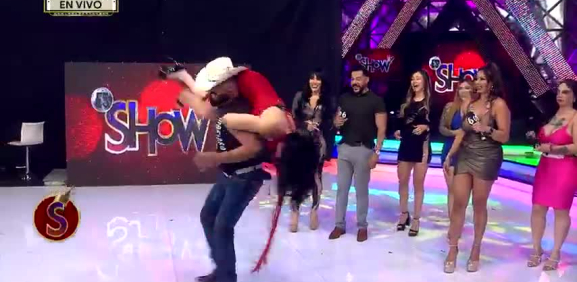 El famoso helicóptero se hace presente y ahora contra Ruby