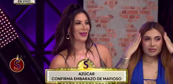 La sensual chica confiesa la dulce espera