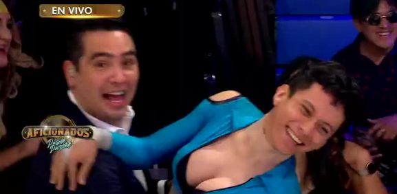 El conductor descubre que no era una mujer el personaje