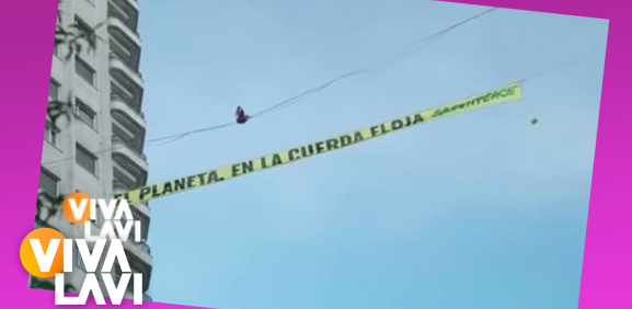 Activista exige justicia climática a 30 metros de altura