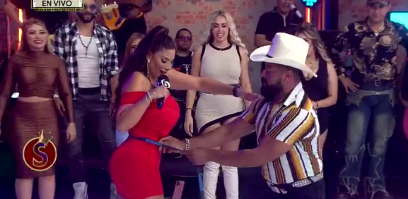 Como ingreso a 'Es Show' la nueva chica tiene que tener medidas algo parecidas a las del elenco