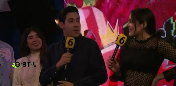 El chico explica porque es asistente de Elizondo y cuales son sus tareas