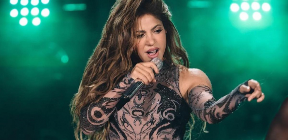 Shakira suspende concierto en Argentina por fuerte tormenta