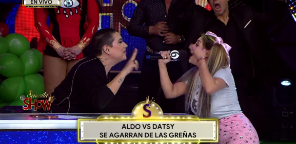 El juez de hierro trata de explicar por que le llama tonta