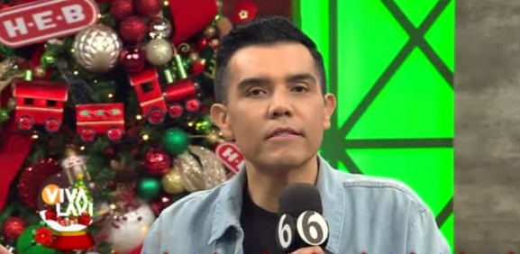 Ángel Castro le pide el divorcio a su esposa en vivo