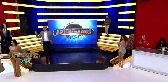 El primer concursante se confundió de como entrar