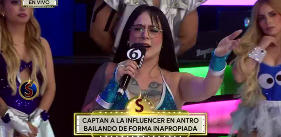 El conductor explota tras ver comportamientos raros y usar su nombre en un viaje