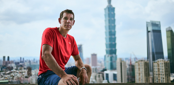 La hazaña captó la atención mundial por el riesgo asumido y la transmisión en directo por medio de Netflix