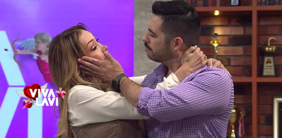 Gina Pastor y Carlos Posadas se ponen "románticos"