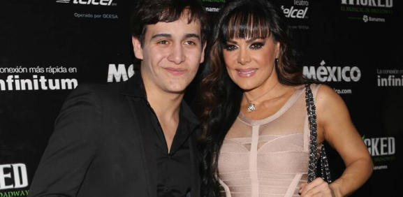 Maribel Guardia pide respeto a la memoria de su hijo Julián Figueroa